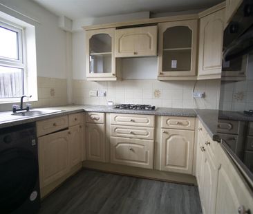 3 Bed House to Let on Ronaldsway, Preston - Photo 4