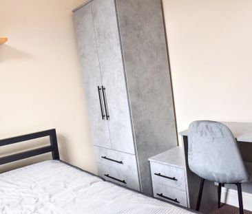 4 bedroom terraced house to rent - Photo 6