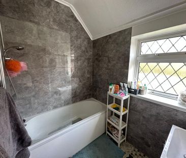 4 bedroom semi-detached house to rent - Photo 2