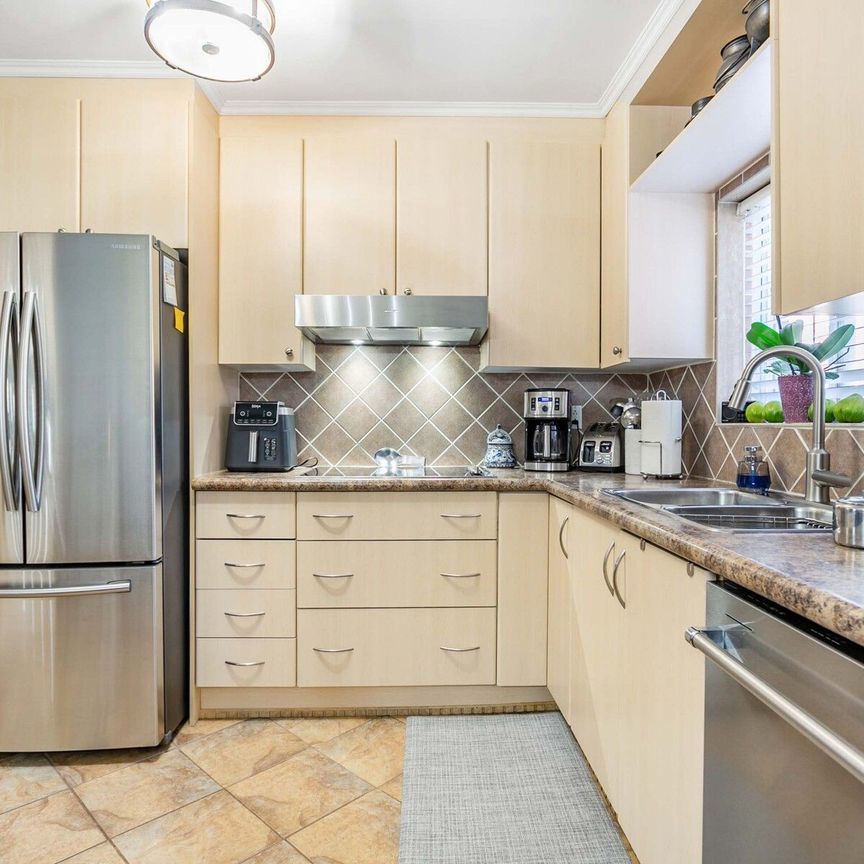 For Lease - 213B Blackthorne Avenue Unit# Main and 2nd Floor, Toronto, Ontario - Photo 1