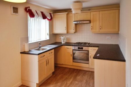 3 bedroom semi-detached house to rent - Photo 3