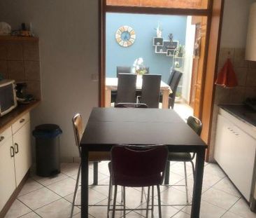 EN CENTRE VILLE ET A PROXIMITE DES ECOLES ET COMMERCES Maison semi-... - Photo 3