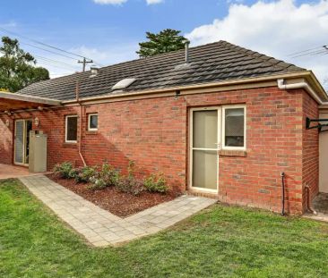 Contemporary Convenience - Photo 5