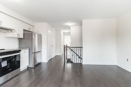 For Lease - 3 Wild Rose Gardens Unit# UPPER, Toronto, Ontario - Photo 2