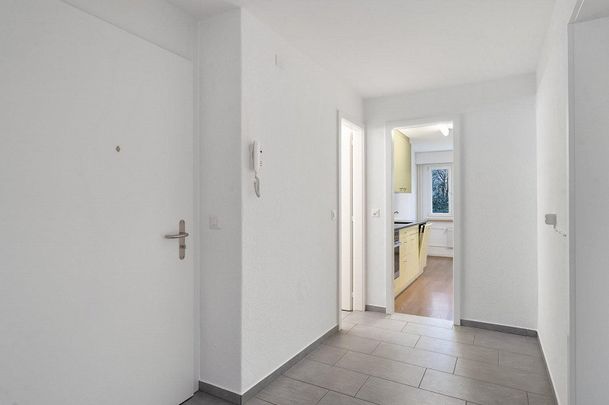 3.5-Zimmer-Wohnung im Erdgeschoss an zentraler Lage in Burgdorf - Photo 1