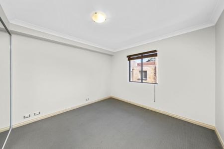 Modern Security Apartment &ast;&ast; Available Now &ast;&ast; - Photo 4