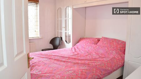 Luxurious room in shared apartment in Donaghmede, Dublin - Photo 4