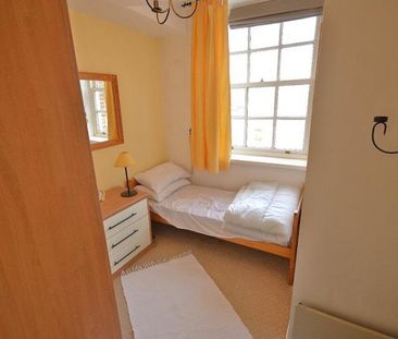 Springbank Court, Woodley - Photo 3