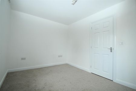 Milton Place, High Wycombe - Photo 3