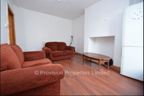 2 Bedroom Rentals Leeds - Photo 1
