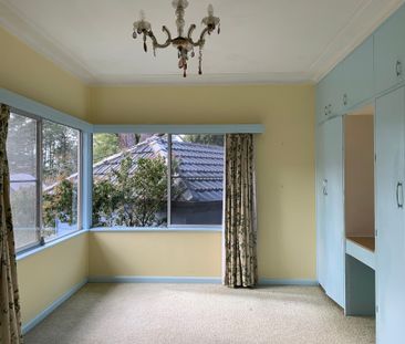 1950's Cottage on double block, walk to town - Photo 6