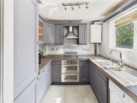 Hill View, CR3 0HE, Whyteleafe - Photo 4