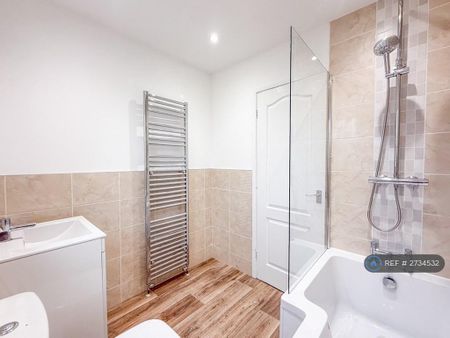 2 bedroom semi-detached house to rent - Photo 2