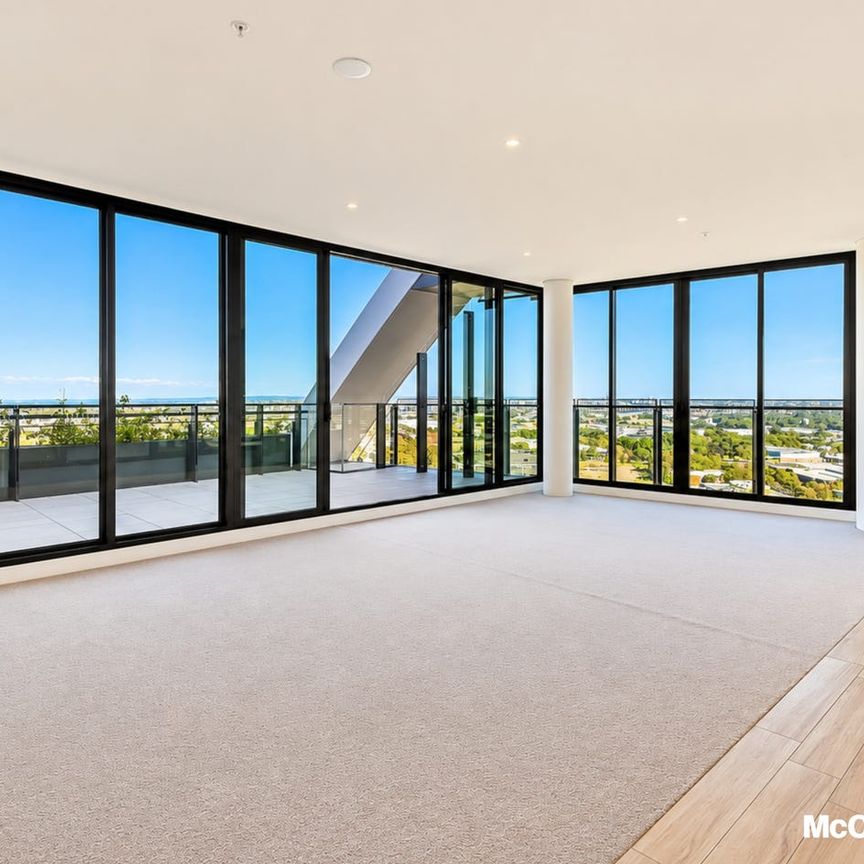 Luxury Styling Apartment at the Infinity Green Square - Photo 1