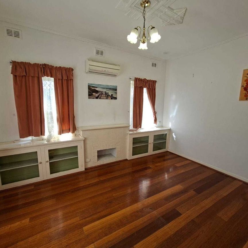 ✨ Spacious, Convenient & Modern Living ✨ - Photo 1