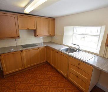3 bedroom semi-detached house to rent - Photo 5