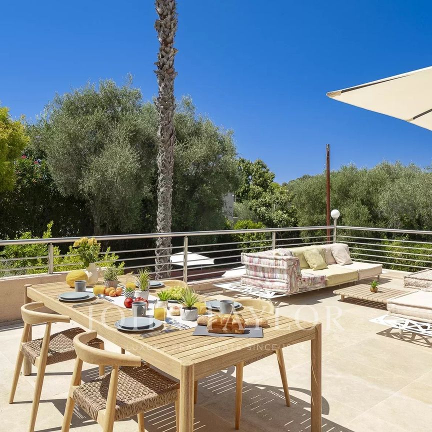 Maison à louer Mougins, Cote d'Azur, France8 500 EUR / Mois - Photo 1