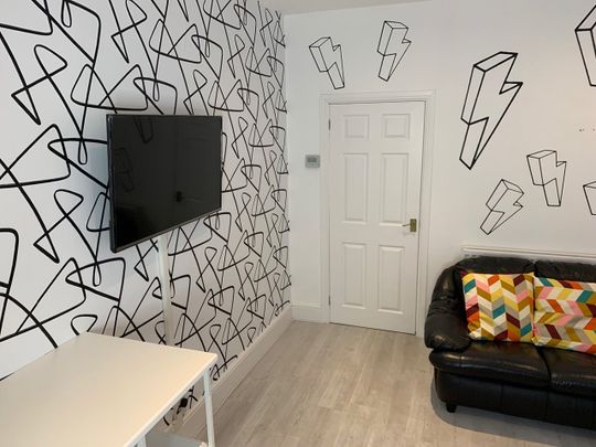 4 Bed Terraced House, Neill Road, S11 - Photo 1