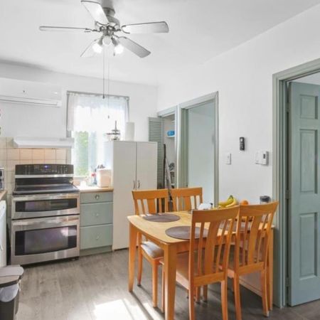 4 ½ lumineux à Châteauguay – Jardin privatif, rivière et stationnement inclus - Photo 4