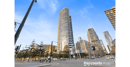 Sky-High Style with Stunning Views in the Heart of Docklands - Photo 3