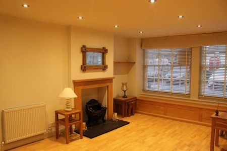 3 bedroom semi-detached house to rent - Photo 2