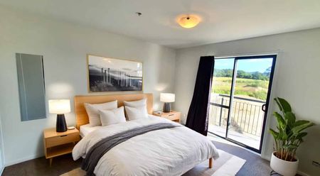 Prime New Lynn Location - Photo 3