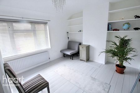 4 bedroom terraced house to rent - Photo 5