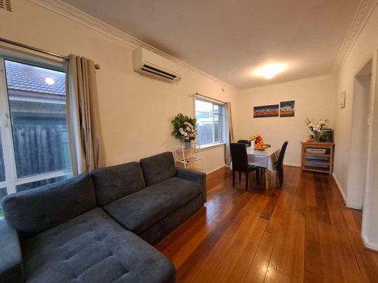 Bentleigh East - Photo 1