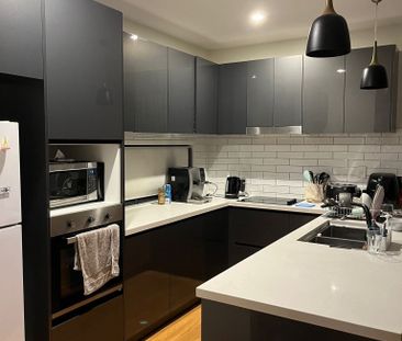 Greenslopes - Photo 1