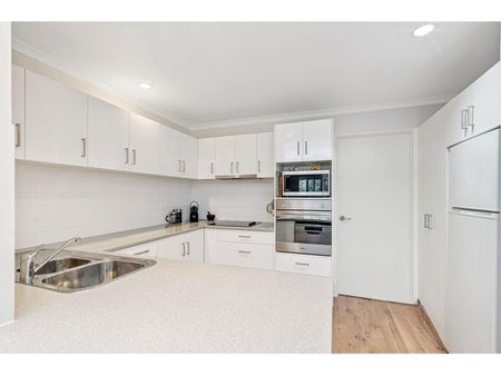 22/95 Strickland Terrace, Graceville QLD 4075 - Townhouse For Rent | Domain - Photo 5