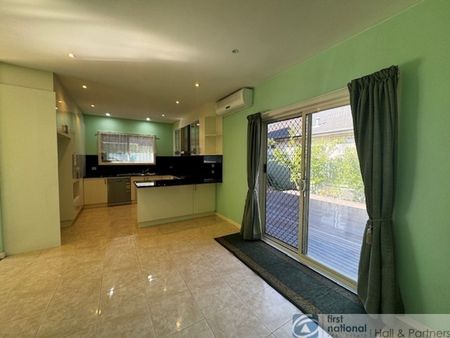 2/36 Roberts Street, 3150, Glen Waverley Vic - Photo 5