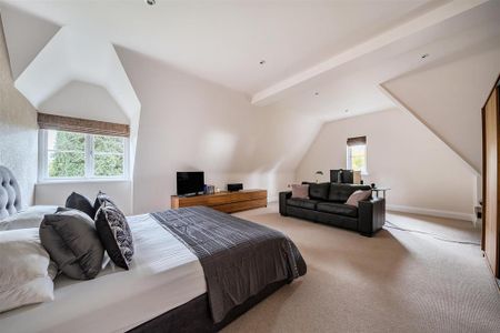 6 bedroom detached house to rent - Photo 4