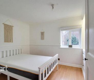 3 bedroom end of terrace house to rent - Photo 2