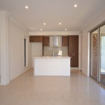 2/308 Raleigh Street, Thornbury VIC 3071 - House For Rent | Domain - Photo 3