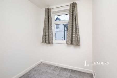 3 bedroom house to rent The Square, Mickleover, DE3 - Photo 5