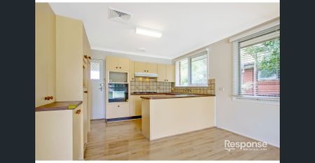 Charming 3-Bedroom Family Home in Prime Location - Photo 2