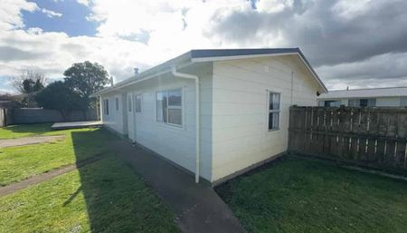 AFFORDABLE THREE BEDROOMS - HAWERA - Photo 4