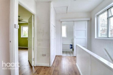 3 bedroom semi-detached house to rent - Photo 2