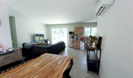 Location Maison 4 pièces 80m² ST DENIS DE PILE 33910 - Photo 2