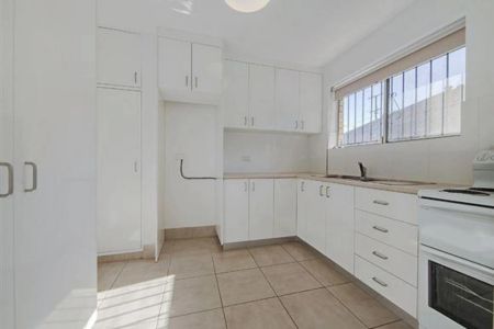 Tidy Unit in Terrific Location - Photo 4