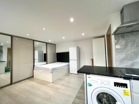 Studio to rent - Photo 2