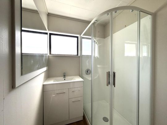 Renovated 3 Bedroom Home – Close to City, Schools & Nelson Hospital - Photo 1