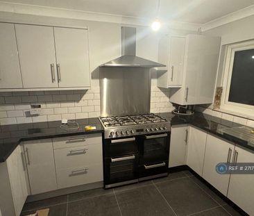 1 bedroom in a flat share to rent - Photo 5