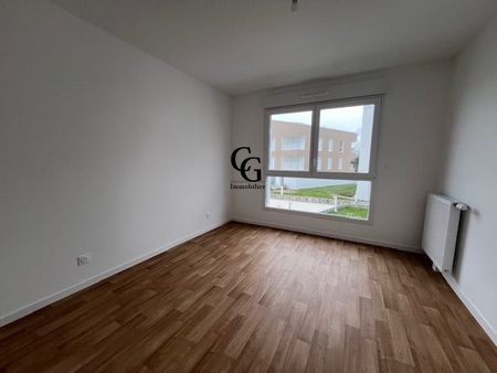 Location Appartement 3 pièces 75m² LES SORINIERES 44840 - Photo 2