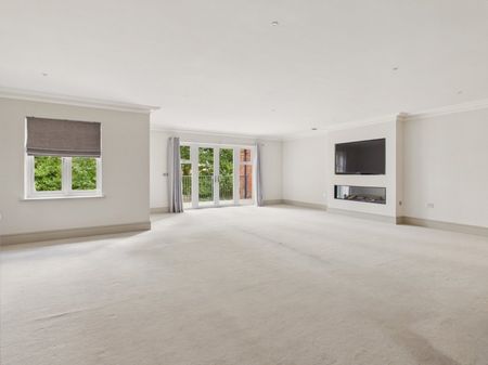 Penn Road, Beaconsfield, Buckinghamshire,HP9 - Photo 2