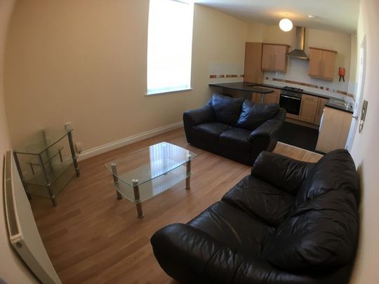 2 bedroom flat to rent - Photo 1