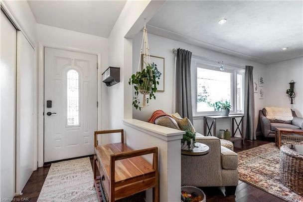 For Lease - 107 Ellis Crescent Unit# Upper, Waterloo, Ontario - Photo 1