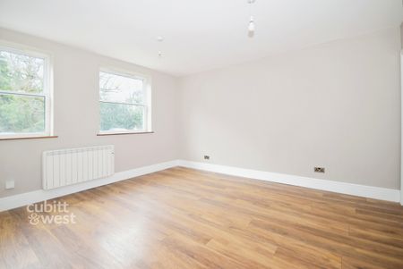 2 bedroom ground flat to rent - Photo 2