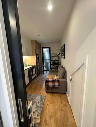 Beautiful urban CBD apartment! - Photo 1