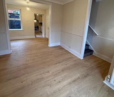 23 Parkgate Parade, Sydenham, Belfast, BT4 1ET - Photo 2